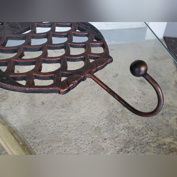 Vintage Mid-Century Cast Iron Copper Finish Owl Key/Hat Holder - Picture 4 of 8